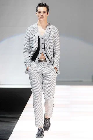 Look 16
